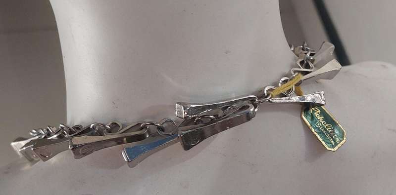 Vintage horse shoe nail chain ABSOLUTELY stunning heavy unsure of material