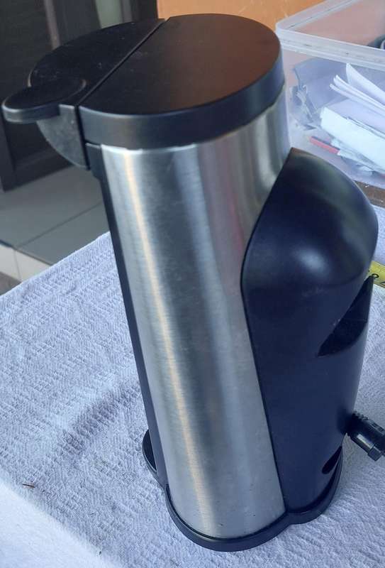 top condition 3 in 1 Russel Hobbs can opener (sharpen knives, open bottle top, open cans)