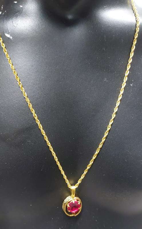 vintage chain super stunning unsure of material