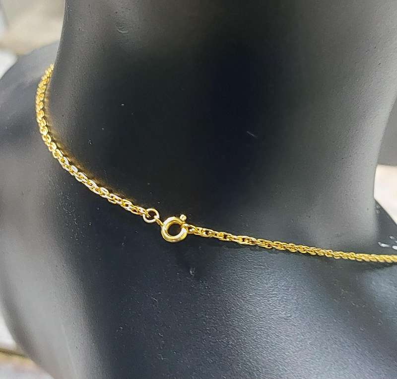 vintage neck chain absolutely stunning unsure of material nice weight.