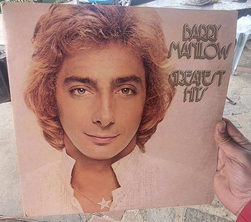 Double vinyl Barry Manilow Works perfectly cover in fair condition