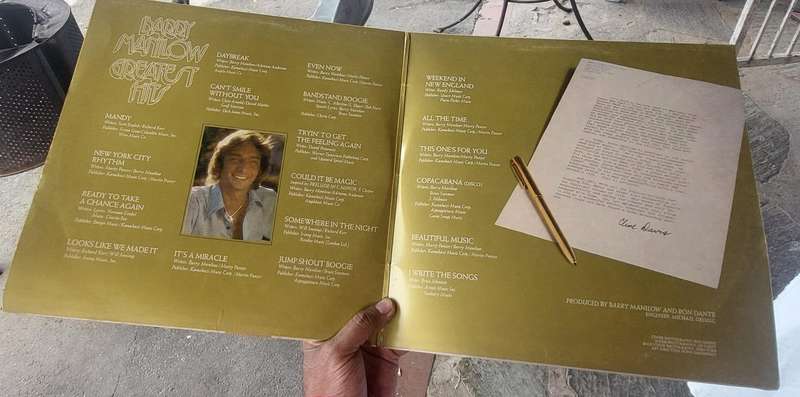Double vinyl Barry Manilow Works perfectly cover in fair condition
