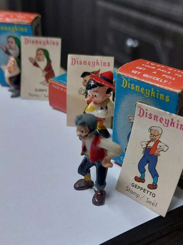 1960s complete set of 1 to 34 Marx Disneykins boxed with cards