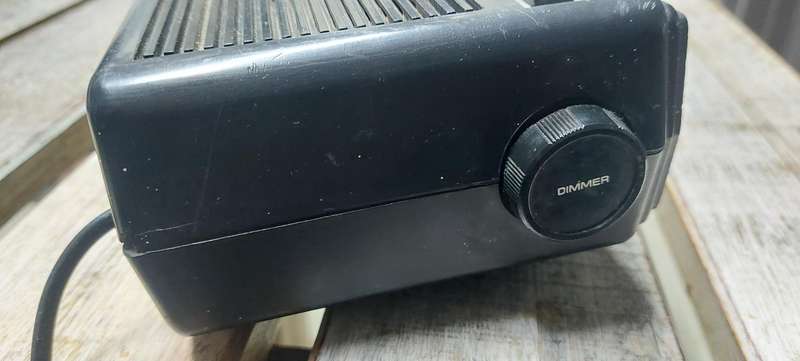 ultra rare clock radio works 200% plug changed from international to test
