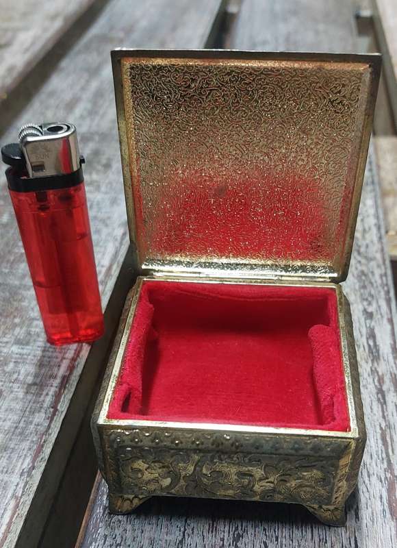 Vintage Heavy metal monalisa trinket box