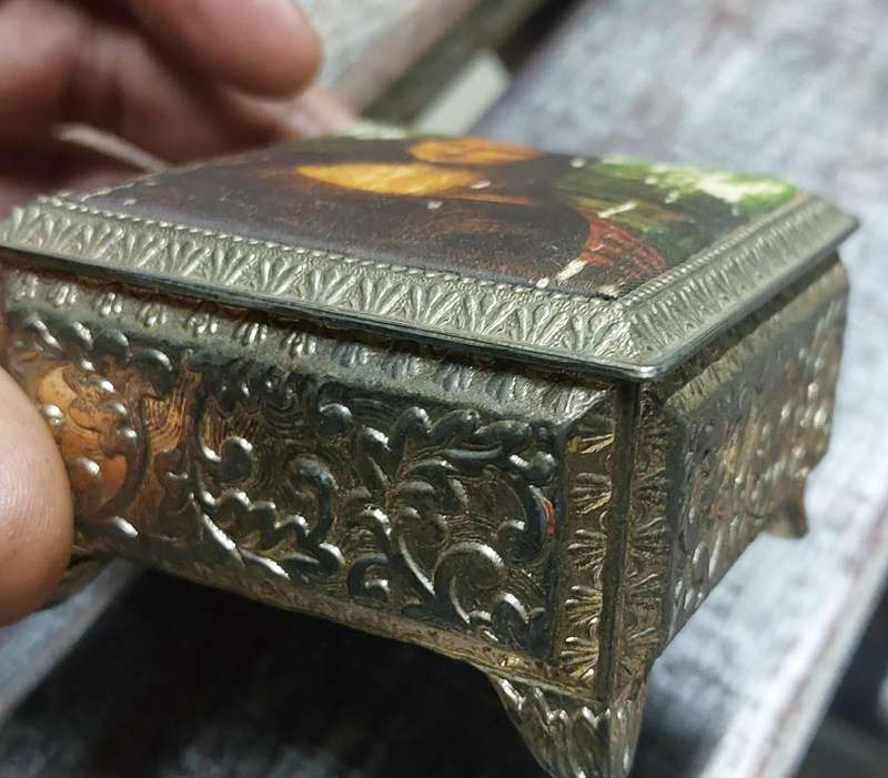 Vintage Heavy metal monalisa trinket box