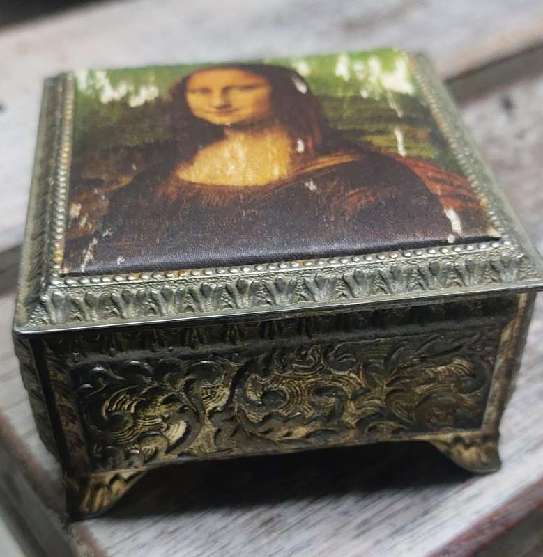 Vintage Heavy metal monalisa trinket box