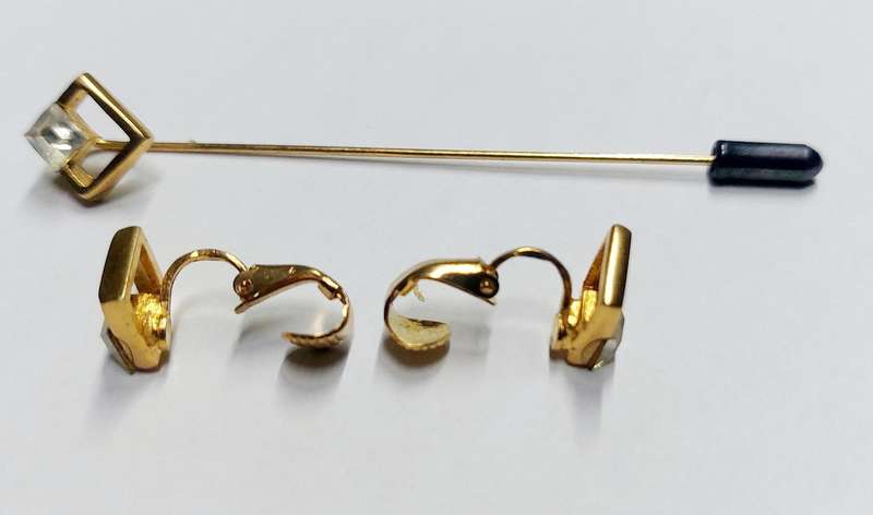 vintage clip on earings and pin