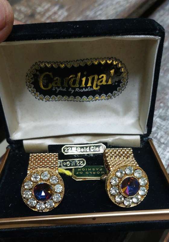 VINTAGE CUFFLINKS