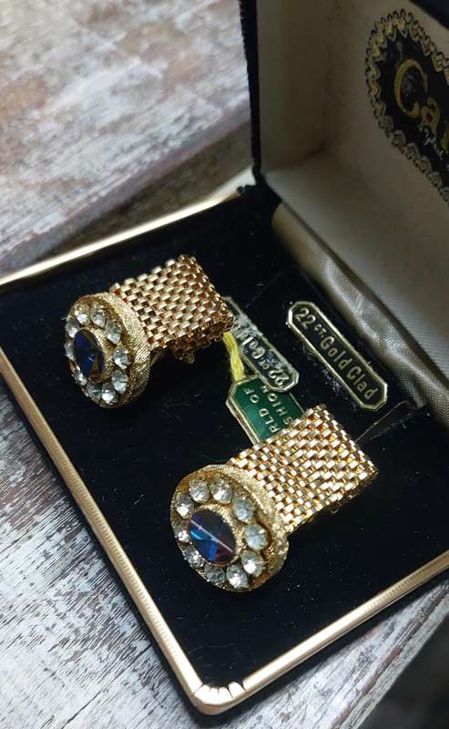 VINTAGE CUFFLINKS