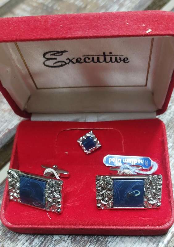 VINTAGE CUFFLINKS