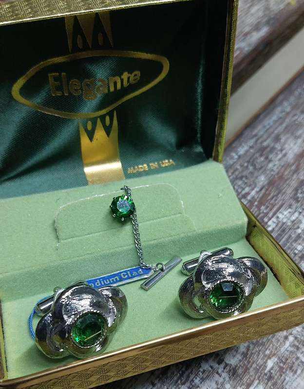 VINTAGE CUFFLINKS