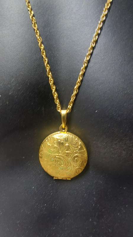 Vintage locket chain