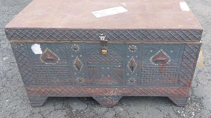 Large vintage metal and wood chest 800 x 450x 400 mm check related stuff also on auction
