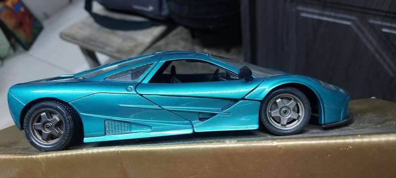 Guiloy large 1/18 dicast Mclaren F1 car see picture