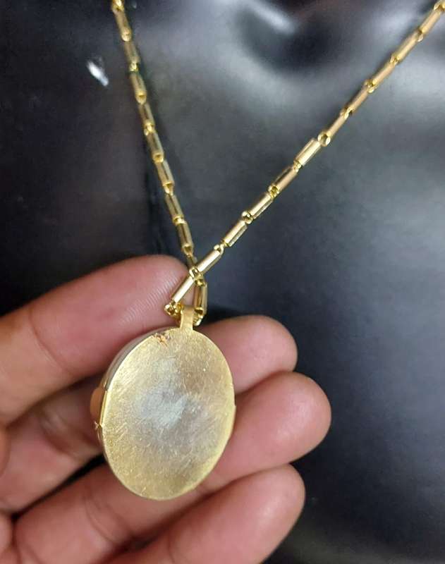 Vintage chain and pendant