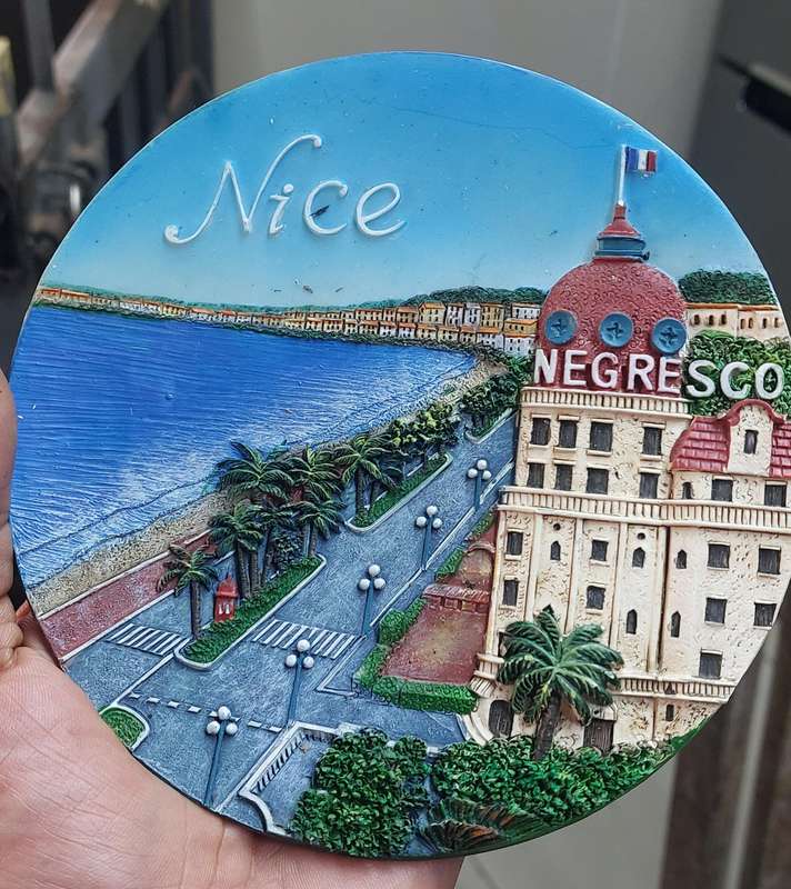 High detail souvenir 3d hand painted plate top condition