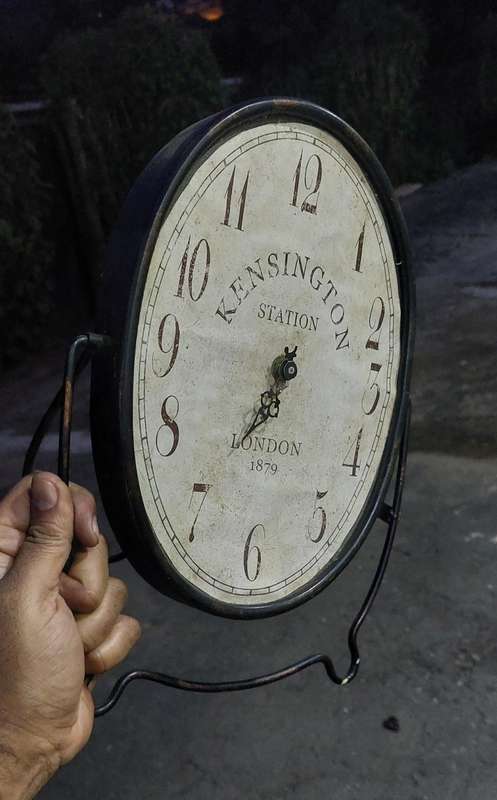 Vintage metal clock old as not working