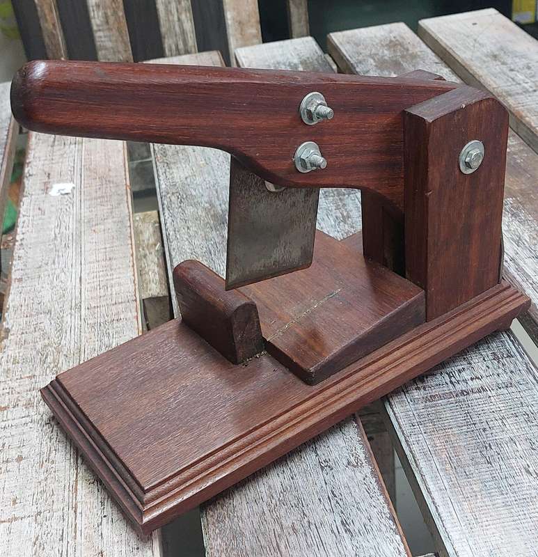 Solid wood biltong cutter