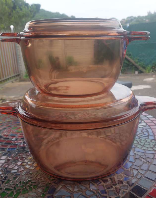 VINTAGE LIKE NEW FRANCE VISION DE CORNING CASSEROLE POTS SIZE 220MM X 100MM AND 270MM X 120MM