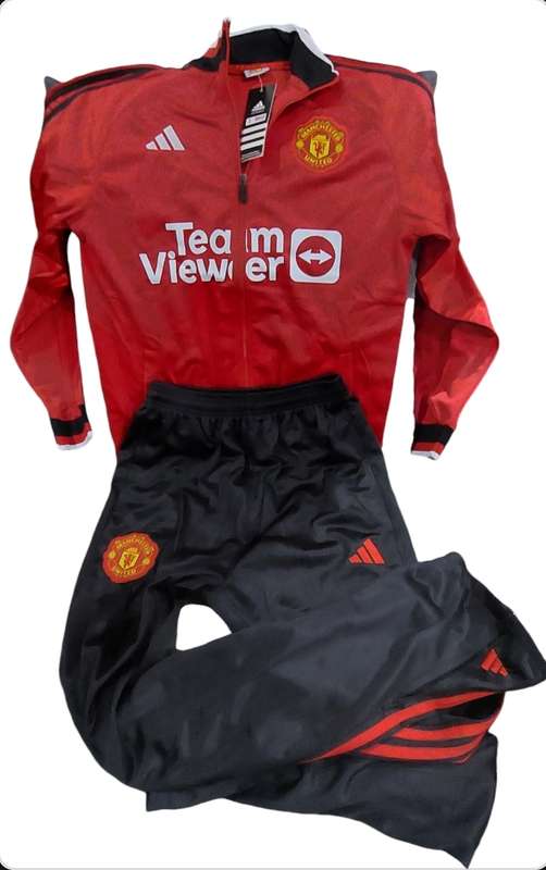 UNWANTED GIFT MANCHESTER UNITED TRACKSUIT