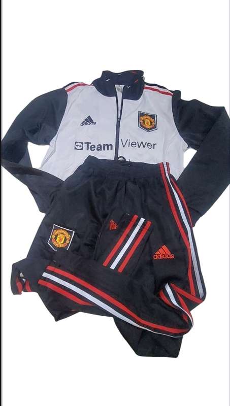 UNWANTED GIFT MAN UNITED MEDIUM TRACKSUIT