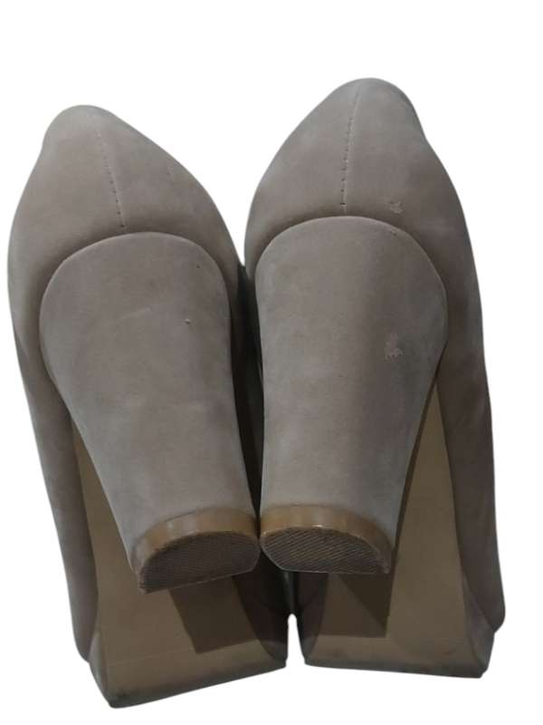 LADIES HIGH HEEL shoe SIZE 7 USED ONCE