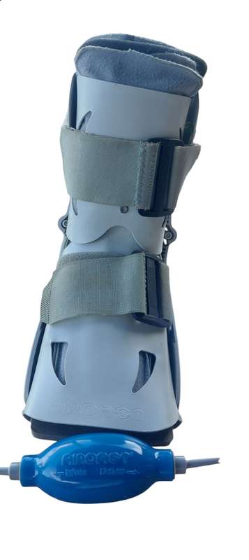 TOP CONDITION medical aircast boot size small include pump to inflate and deflate