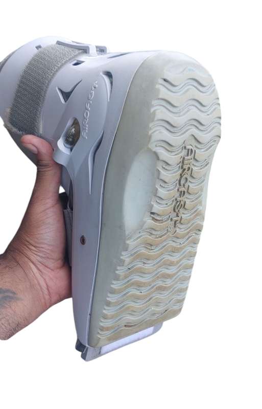 TOP CONDITION medical aircast boot size small include pump to inflate and deflate
