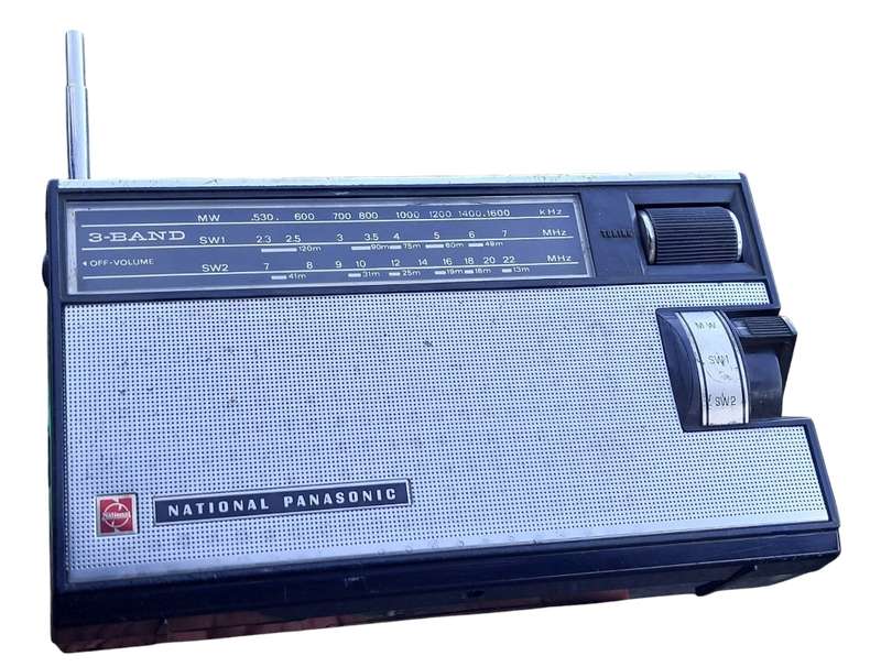 VINTAGE BATTERY OPERATED NATIONAL PANASONIC 3 BAND RADIO READ DISCRIPTION