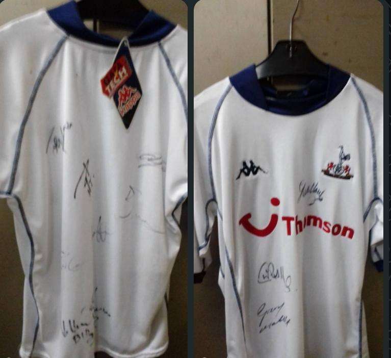Signed Authentic soccer jersey 2003 Spurs vs Orlando pirates read description