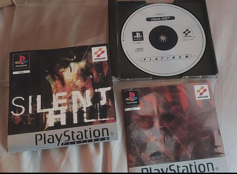 Super Rare playstation 1 game silent hill top condition