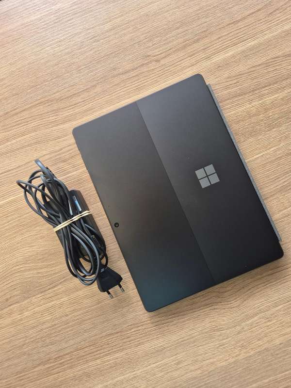 Microsoft Surface Pro 9 | 12th Gen Intel Core i5 | 8GB RAM | 256GB Storage