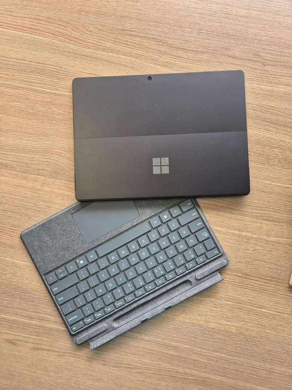 Microsoft Surface Pro 9 | 12th Gen Intel Core i5 | 8GB RAM | 256GB Storage