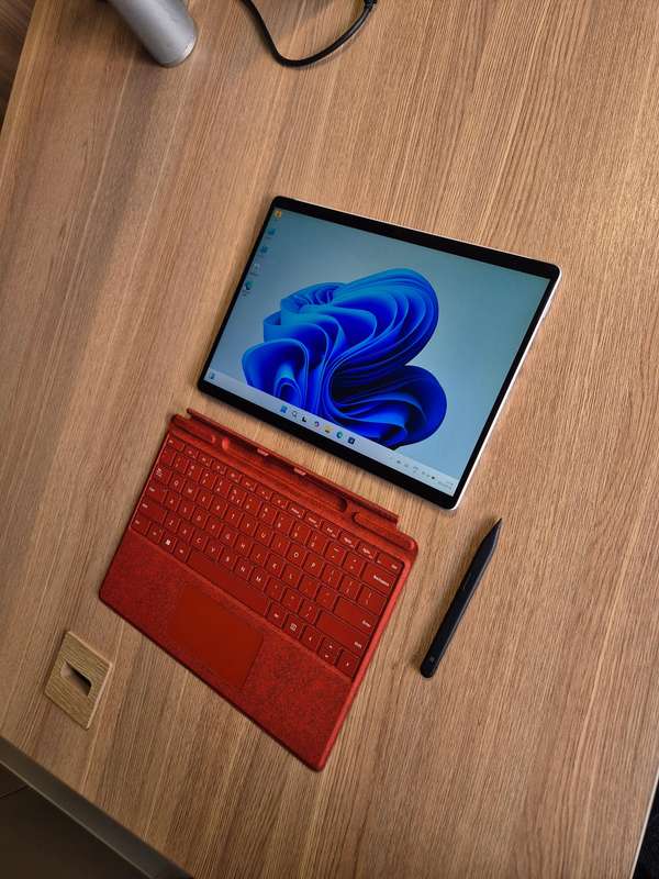 Microsoft Surface Pro 8 | 11th Gen Core i5 | Good As New