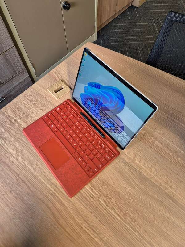 Microsoft Surface Pro 8 | 11th Gen Core i5 | Good As New