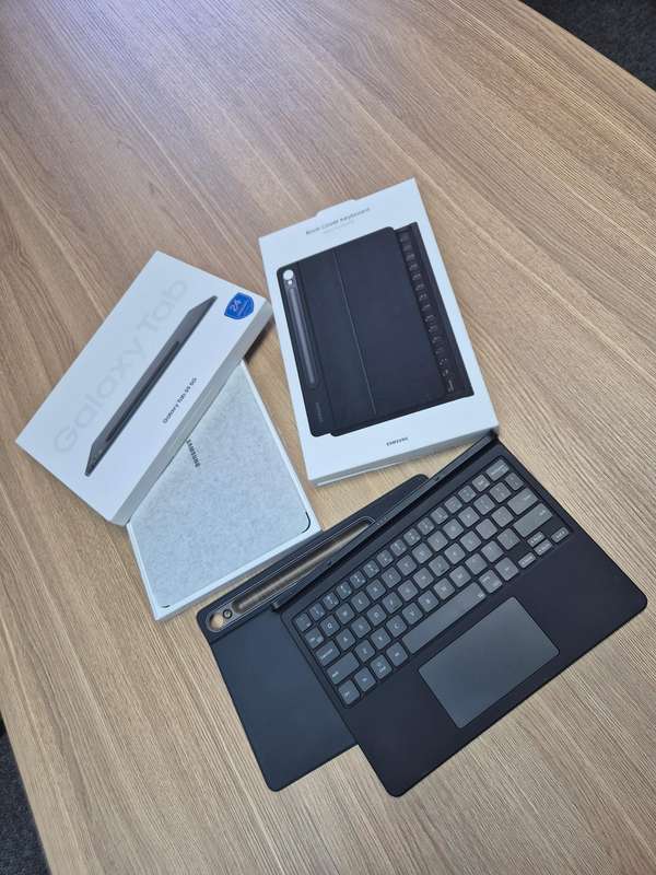 Samsung Galaxy Tab S9 5G with Keyboard