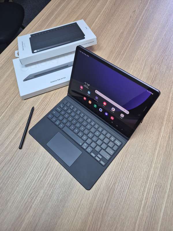 Samsung Galaxy Tab S9 5G with Keyboard