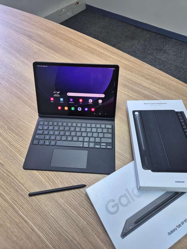 Samsung Galaxy Tab S9 5G with Keyboard