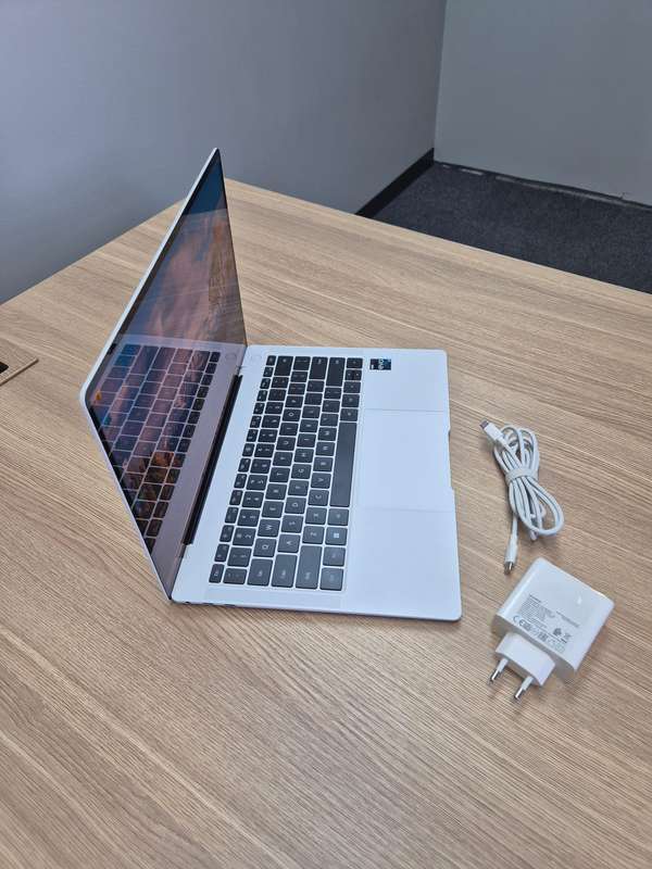 Huawei MateBook X Pro | 13th Gen Core i7 | Good As New