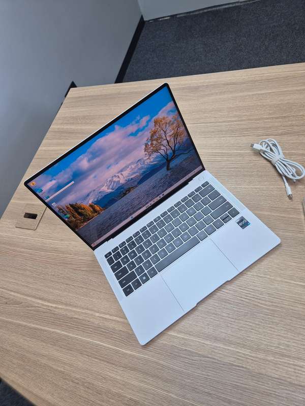 Huawei MateBook X Pro | 13th Gen Core i7 | Good As New