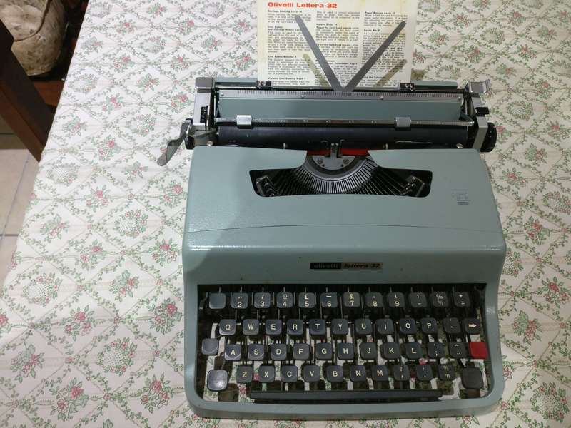 Olivetti Lettera 32 portable typewriter