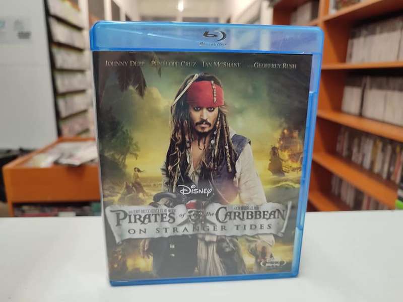 Pirates of the Caribbean On Stranger Tides Blu Ray