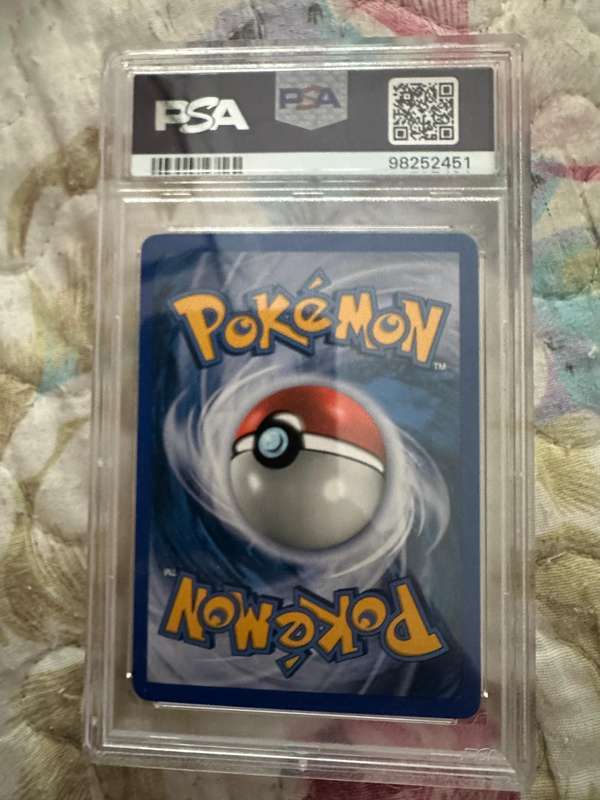 Pokemon TCG #30 Charmeleon - Crystal Guardians PSA 10