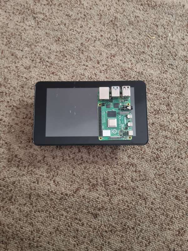 Raspberry Pi 4B 4Gb RAM with 7'' touchscreen display
