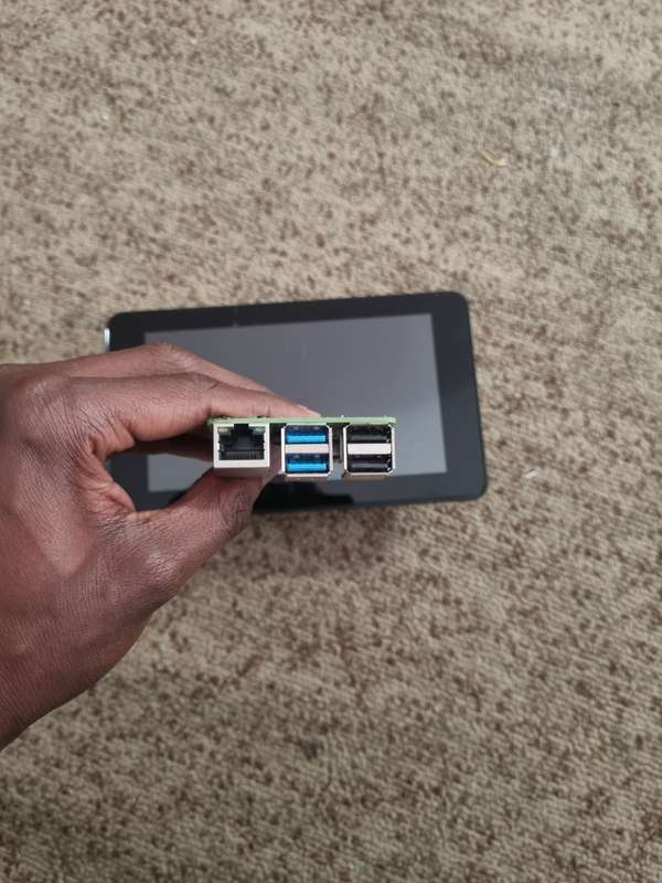 Raspberry Pi 4B 4Gb RAM with 7'' touchscreen display