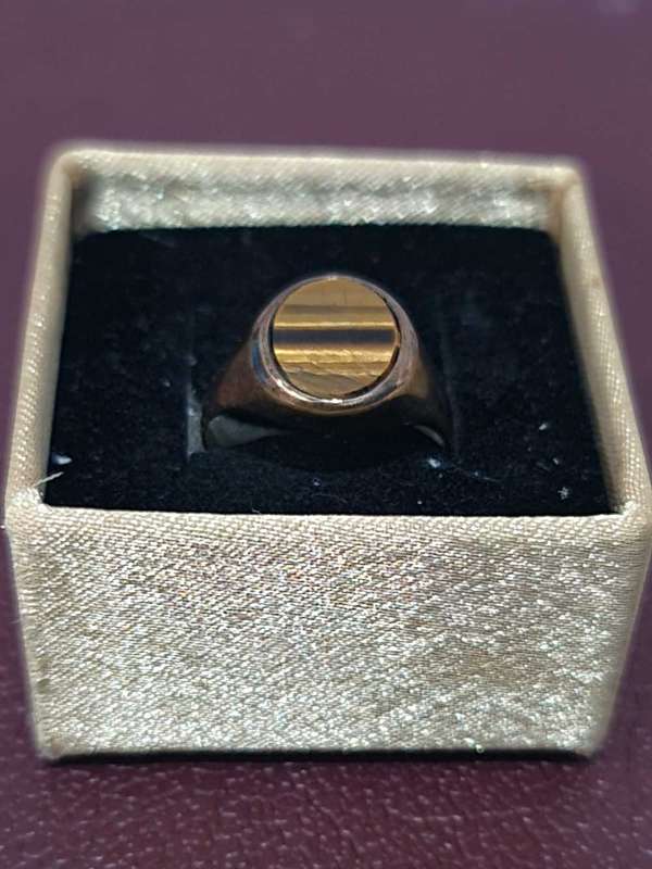 9ct GOLD MANS TIGER EYE STONE RING