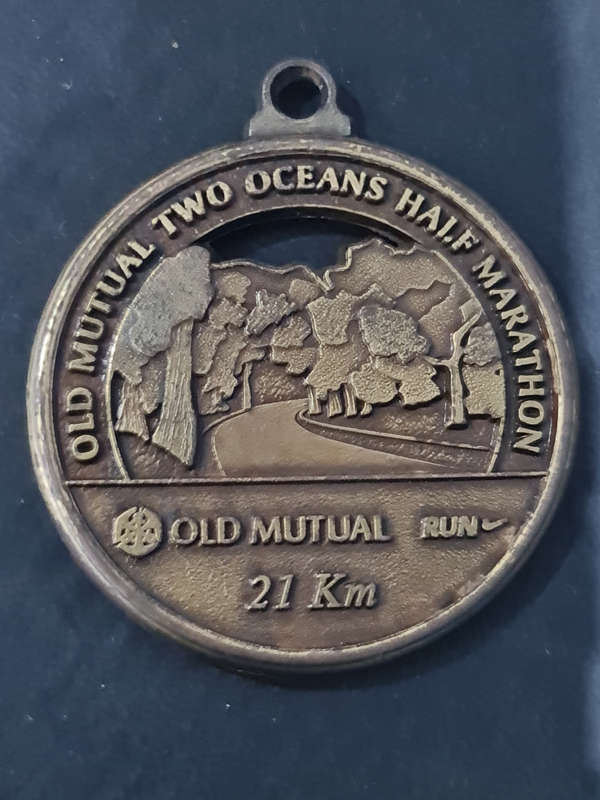 OLD MUTUAL TWO OCEANS MARATHON MEDAL