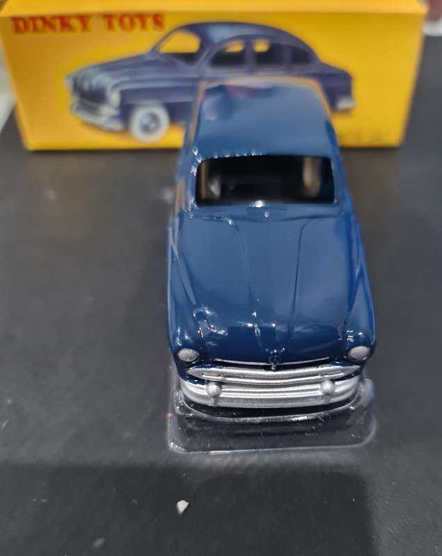 DINKY TOYS #24 FORD VEDETTE 54 DIE CAST MODEL CAR