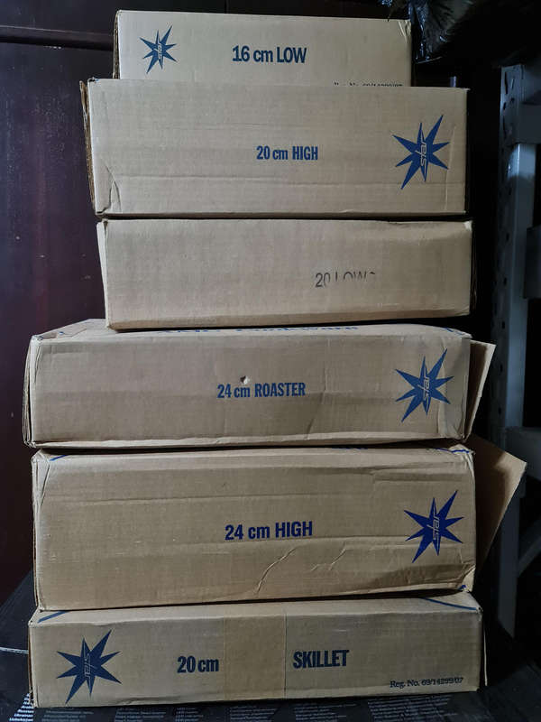 Brand New Set AMC POTS